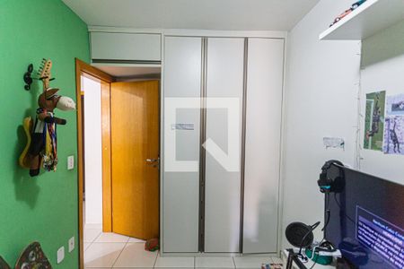 Armário do Quarto 1 de apartamento para alugar com 2 quartos, 80m² em Fernão Dias , Belo Horizonte