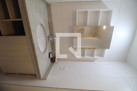 Apartamento à venda com 75m², 2 quartos e 1 vaga Apartamento à venda com 75m², 2 quartos e 1 vagaBanheiro da Suíte