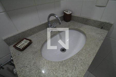 Apartamento à venda com 75m², 2 quartos e 1 vaga Apartamento à venda com 75m², 2 quartos e 1 vagaBanheiro Social