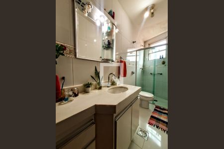 Banheiro  de apartamento à venda com 3 quartos, 75m² em Cachoeirinha, Belo Horizonte