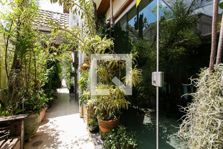 Casa à venda com 218m², 3 quartos e 6 vagasCorredor