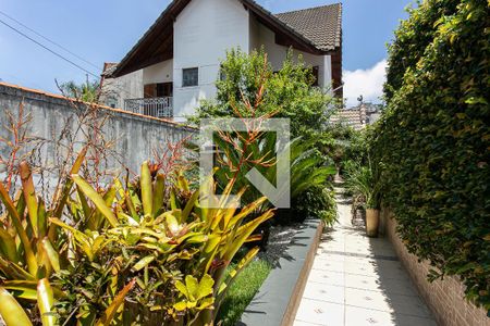 Casa à venda com 218m², 3 quartos e 6 vagasFachada