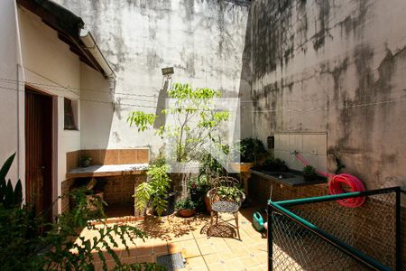 Casa à venda com 218m², 3 quartos e 6 vagasQuintal