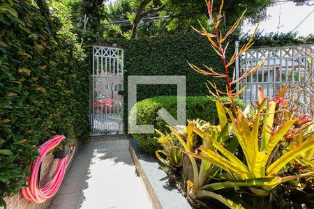 Casa à venda com 218m², 3 quartos e 6 vagasEntrada