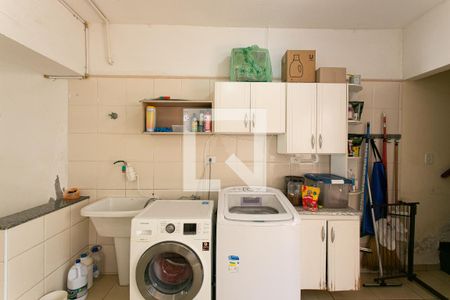 Casa à venda com 218m², 3 quartos e 6 vagasÁrea de Serviço