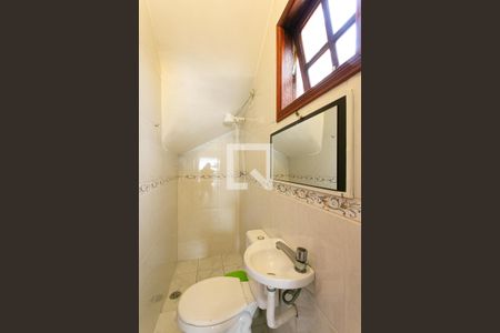 Casa à venda com 218m², 3 quartos e 6 vagasBanheiro de Serviço