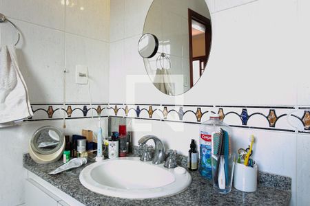 Casa à venda com 218m², 3 quartos e 6 vagasBanheiro da Suíte 2