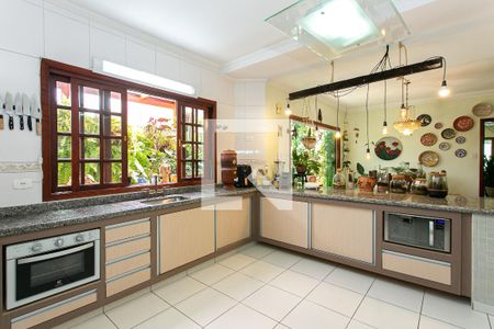 Casa à venda com 218m², 3 quartos e 6 vagasCozinha