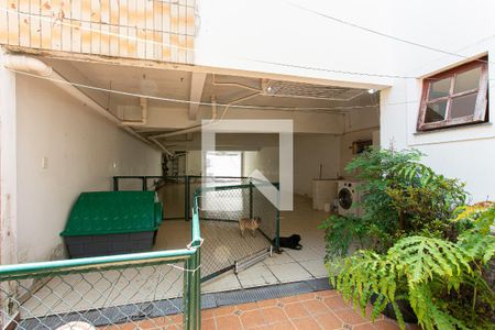 Casa à venda com 218m², 3 quartos e 6 vagasQuintal