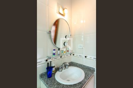 Casa à venda com 218m², 3 quartos e 6 vagasBanheiro da Suíte 1