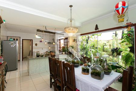 Casa à venda com 218m², 3 quartos e 6 vagasCopa e Cozinha