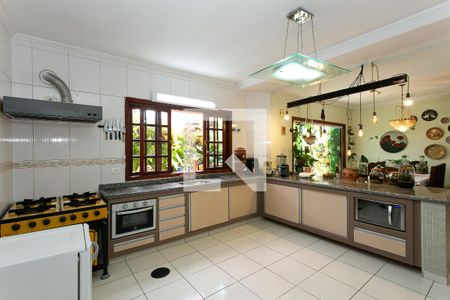 Casa à venda com 218m², 3 quartos e 6 vagasCozinha