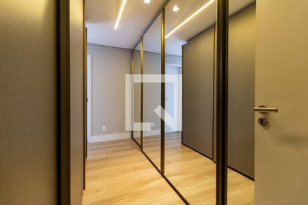 Apartamento à venda com 158m², 3 quartos e 2 vagasCloset da Suíte 1