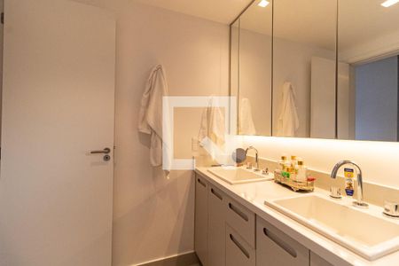 Apartamento à venda com 158m², 3 quartos e 2 vagasBanheiro da Suíte 1