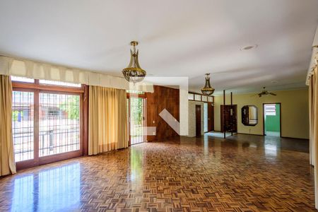 Sala de casa à venda com 3 quartos, 318m² em Teresópolis, Porto Alegre