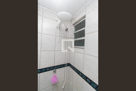 Banheiro de apartamento à venda com 2 quartos, 58m² em Vila Nova, Porto Alegre