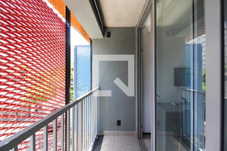 Varanda de kitnet/studio para alugar com 1 quarto, 24m² em Indianópolis, São Paulo