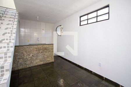 Sala de casa de condomínio para alugar com 1 quarto, 48m² em Zé Garoto, São Gonçalo