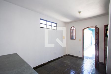 Sala de casa de condomínio para alugar com 1 quarto, 48m² em Zé Garoto, São Gonçalo