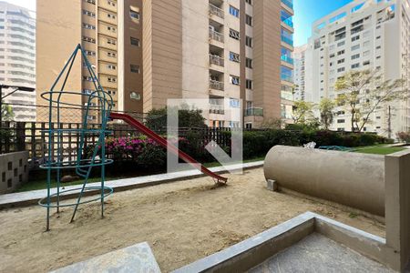 Apartamento à venda com 82m², 2 quartos e sem vagaÁrea comum - Playground