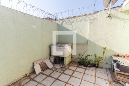 Casa para alugar com 200m², 2 quartos e 1 vagaQuintal
