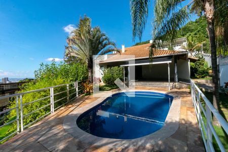 Casa à venda com 638m², 3 quartos e 3 vagasPiscina