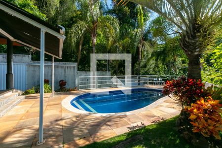 Casa à venda com 638m², 3 quartos e 3 vagasPiscina