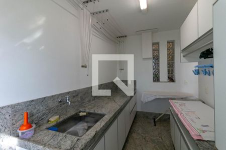 Casa à venda com 638m², 3 quartos e 3 vagasÁrea de Serviço