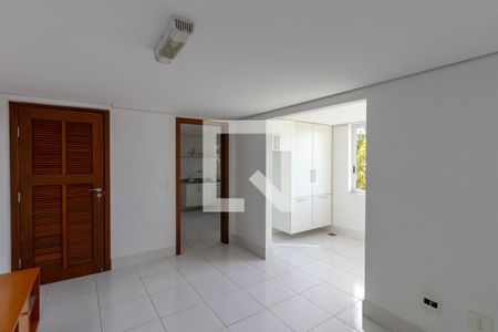 Casa à venda com 638m², 3 quartos e 3 vagasCasa 2