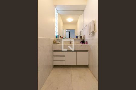 Casa à venda com 638m², 3 quartos e 3 vagasBanheiro da Suíte 2