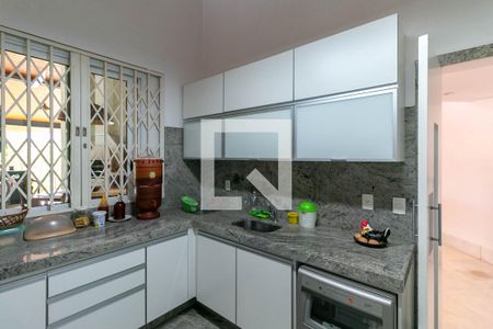 Casa à venda com 638m², 3 quartos e 3 vagasCozinha