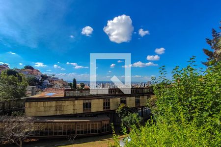 Casa à venda com 638m², 3 quartos e 3 vagasVista