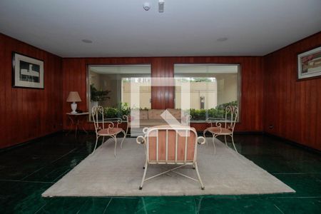 Apartamento à venda com 68m², 2 quartos e 2 vagasHall social