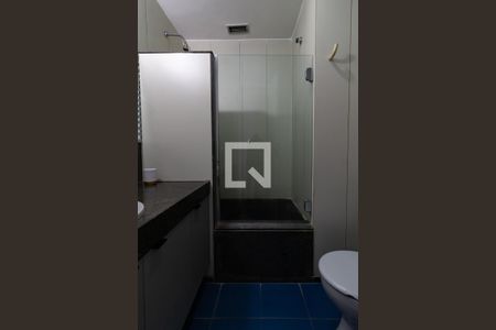 Apartamento para alugar com 70m², 2 quartos e 1 vagaDetalhe do banheiro da suíte