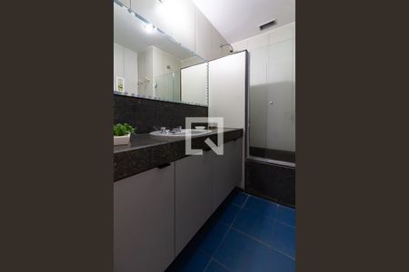 Apartamento para alugar com 70m², 2 quartos e 1 vagaBanheiro da suíte