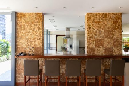 Apartamento para alugar com 70m², 2 quartos e 1 vagaÁrea comum - Salão de festas