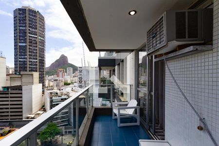 Apartamento para alugar com 70m², 2 quartos e 1 vagaDetalhe da varanda da sala