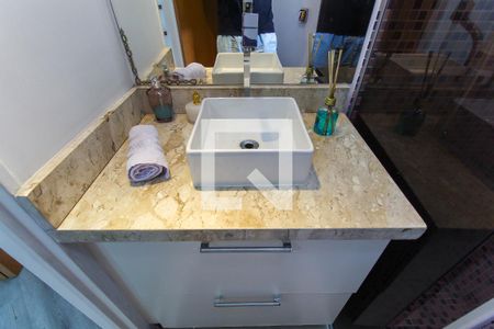 Apartamento à venda com 83m², 2 quartos e 1 vaga Apartamento à venda com 83m², 2 quartos e 1 vagaBanheiro