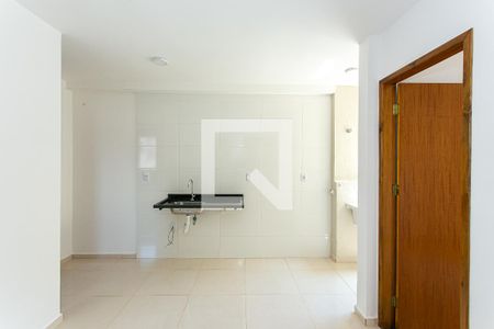 Sala e Cozinha de apartamento para alugar com 2 quartos, 34m² em Chácara Califórnia, São Paulo