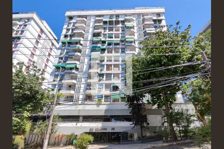 Apartamento à venda com 78m², 2 quartos e 1 vaga Apartamento à venda com 78m², 2 quartos e 1 vagaFachada e portaria