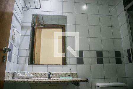 Banheiro de apartamento para alugar com 1 quarto, 27m² em Caminho das Árvores, Salvador