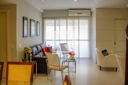 Sala de apartamento à venda com 2 quartos, 160m² em Barra da Tijuca, Rio de Janeiro