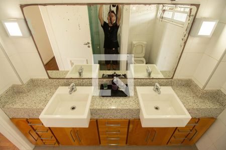 Apartamento para alugar com 166m², 3 quartos e 1 vaga Apartamento para alugar com 166m², 3 quartos e 1 vagaBanheiro da Suíte