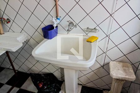 Casa à venda com 129m², 3 quartos e sem vagaÁrea de Serviço