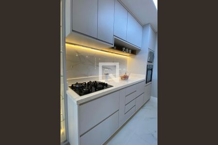 Apartamento à venda com 95m², 2 quartos e 2 vagasCozinha