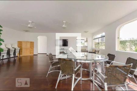 Apartamento à venda com 280m², 4 quartos e 2 vagasÁrea comum - Salão de festas