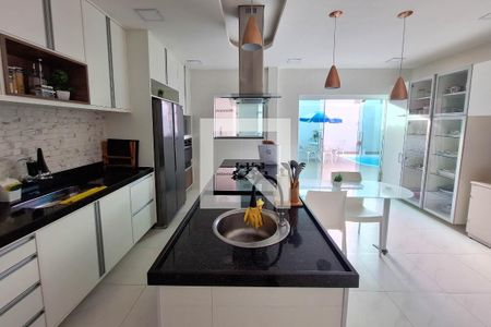 Cozinha de casa à venda com 5 quartos, 380m² em Piratininga, Niterói