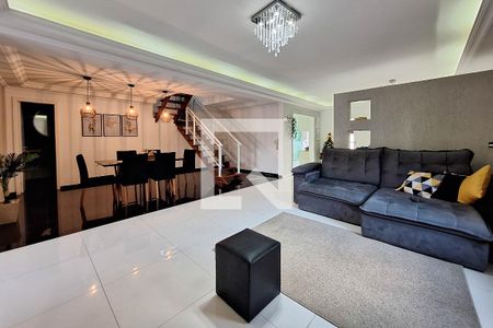 Sala de casa à venda com 5 quartos, 380m² em Piratininga, Niterói