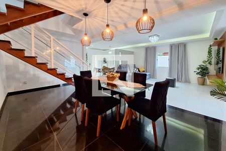 Sala de casa à venda com 5 quartos, 380m² em Piratininga, Niterói