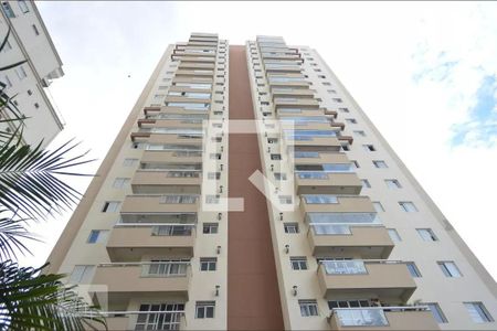 Apartamento à venda com 70m², 3 quartos e 1 vaga Apartamento à venda com 70m², 3 quartos e 1 vagaFachada